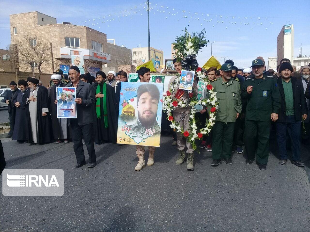 پیکر شهید مدافع حرم در سمنان تشییع و خاکسپاری شد پیکر شهید مدافع حرم در سمنان تشییع و خاکسپاری شد