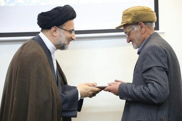 رییس سازمان اوقاف حکم امنای موقوفات شاخص را در مشهد اعطا کرد