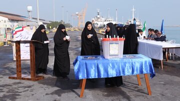 حضورمسئولان استان پای صندوق رای انتخابات مجلس شورای اسلامی