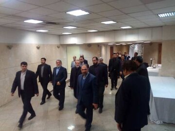لاریجانی از ستاد انتخابات بازدید کرد