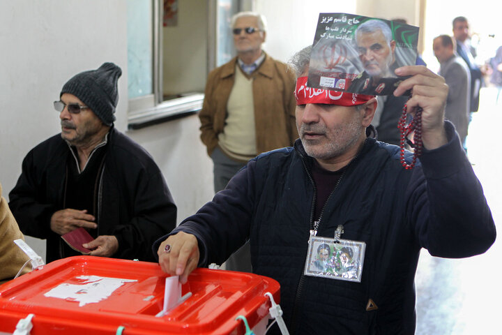 نمایش اقتدار ایران با حضور در پای صندوق‌های رای