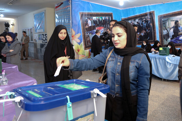 رای‌گیری یازدهمین دوره انتخابات مجلس در استان مرکزی تا ساعت ۲۲ تمدید شد