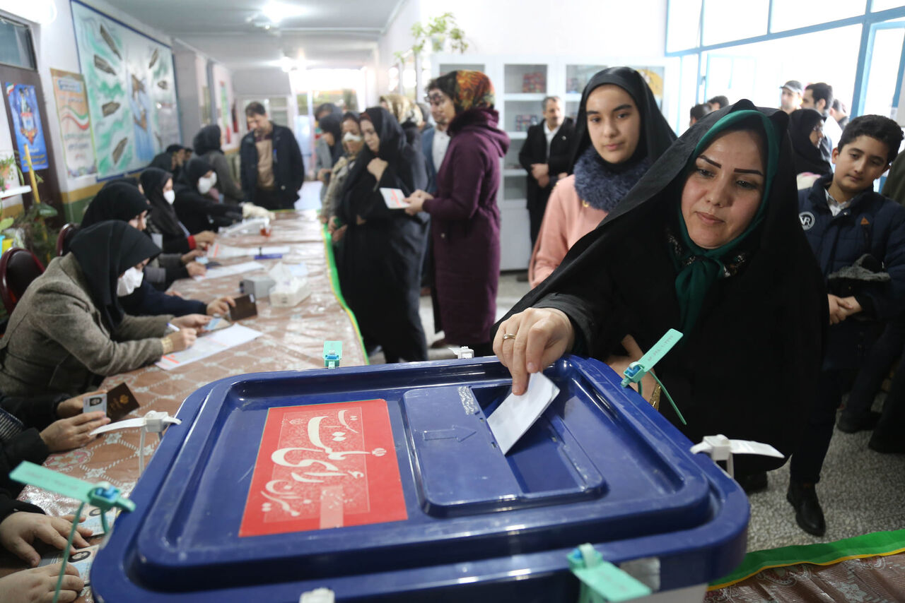 نتایج انتخابات از سوی فرمانداران مرکز حوزه انتخابیه اعلام می‌شود