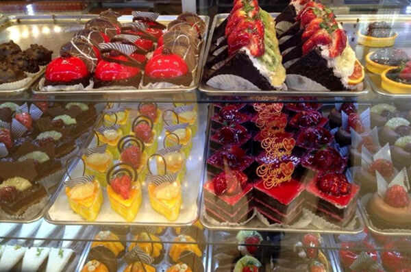 هزینه تولید شیرینی و شکلات در مشهد رو به افزایش است