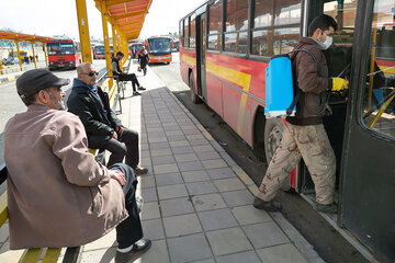 ضد عفونی ناوگان اتوبوسرانی کرمانشاه برای جلوگیری از سرایت ویروس کرونا