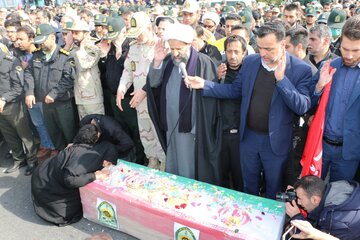 پیکر شهید احمد توکلی کوچکسرایی، از شهدای مرزبانی کشور در قرچک تشییع و به خاک سپرده شد