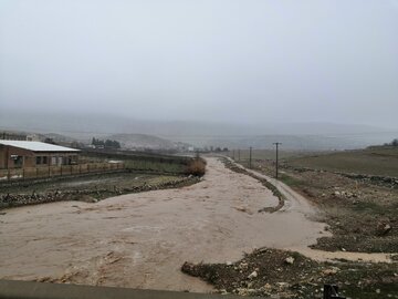 سامانه پرقدرت بارشی در راه ایلام/مردم از اتراق در حاشیه و بستر رودخانه‌ها بپرهیزند