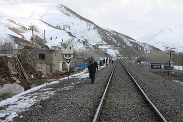 تداوم زندگی میان آوار و زلزله