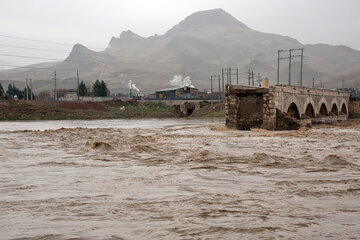 راه ارتباطی ۲۵ روستای بخش معمولان قطع شد