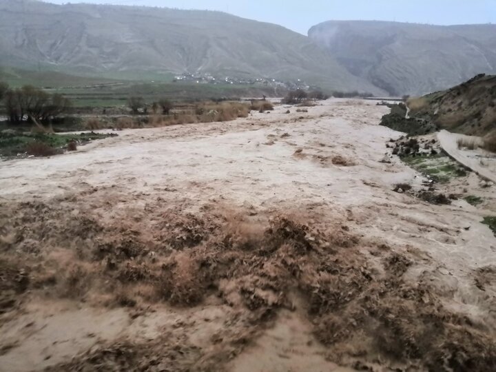 خرم آباد - ایرنا - استان لرستان سه شنبه شب سیلابی را در حالی سپری می کند...