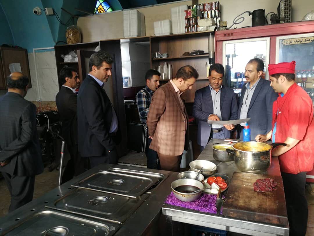 مهریزی‌ها تخلف مراکز تهیه و توزیع مواد غذایی را گزارش کنند