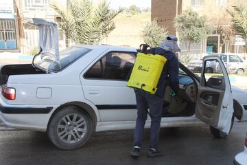 ضدعفونی ناوگان حمل و نقل درون شهری و برون شهری عمومی در قصرشیرین برای مقابله با ویروس کرونا