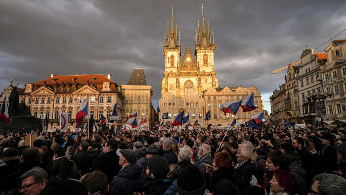 هزاران معترض علیه نخست وزیر جمهوری چک تظاهرات کردند