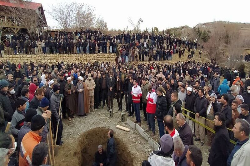 پیکر جهان‌پهلوان سیامند رحمان در اشنویه به خاک سپرده شد