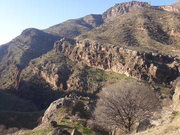 خودنمایی بهار در منطقه باینگان