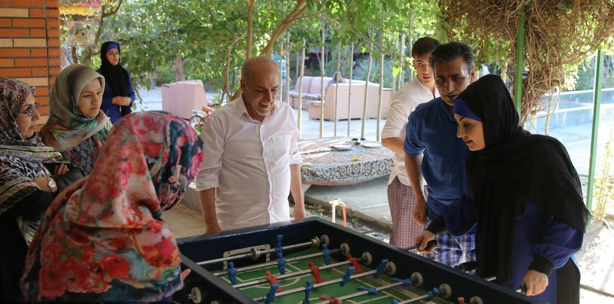 تکریم بزرگ‌ترها در «خانه ما»، مهم و قابل تأمل است