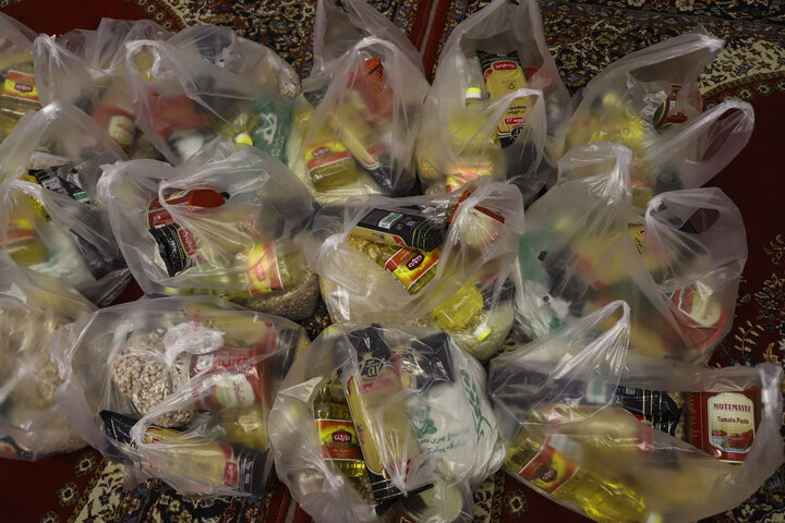 توزیع ۱۲۰ بسته مواد بهداشتی بین خانواده های کودکان کار در بروجرد