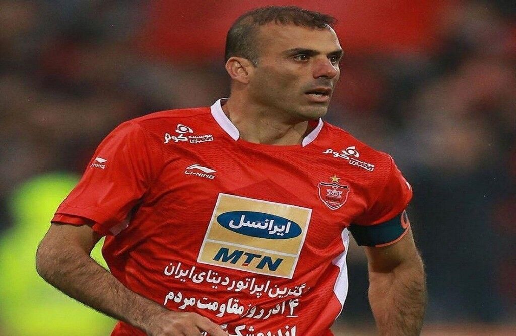 Iranian soccer player contributes to anti-corona campaign