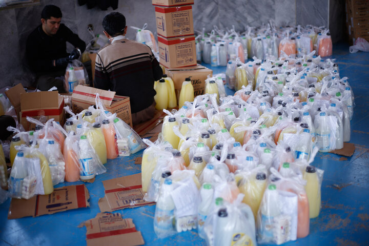 ۷۰۰ بسته مواد بهداشتی بین نیازمندان الیگودرز توزیع شد