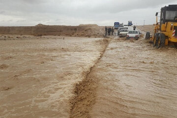 امدادرسانی به ۱۴۱ نفر گرفتار سیلاب در خراسان جنوبی