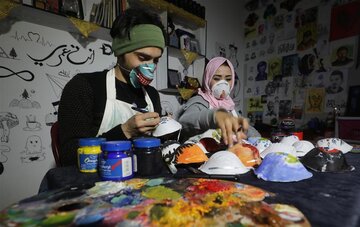 ابتکار جوانان فلسطینی برای تشویق مردم غزه برای استفاده از ماسک