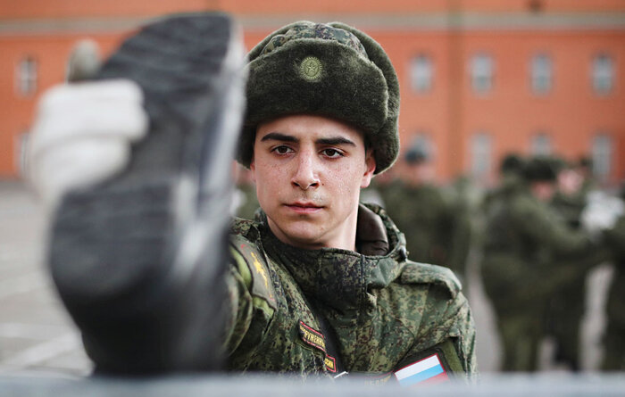 ۱۵ هزار نظامی روس تمرین رژه پیروزی قرنطینه شدند