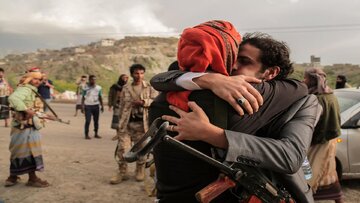 آزادی ۱۴ اسیر ارتش و کمیته‌های مردمی یمن
