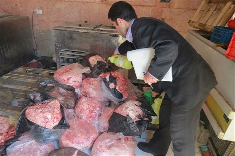 150 کیلوگرم گوشت فاسد در آستارا کشف شد