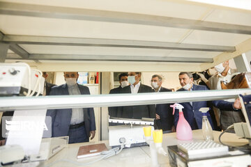 Veep visits Pasteur Institute of Iran