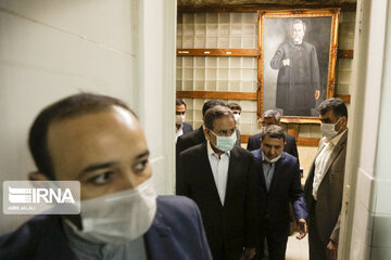 Veep visits Pasteur Institute of Iran