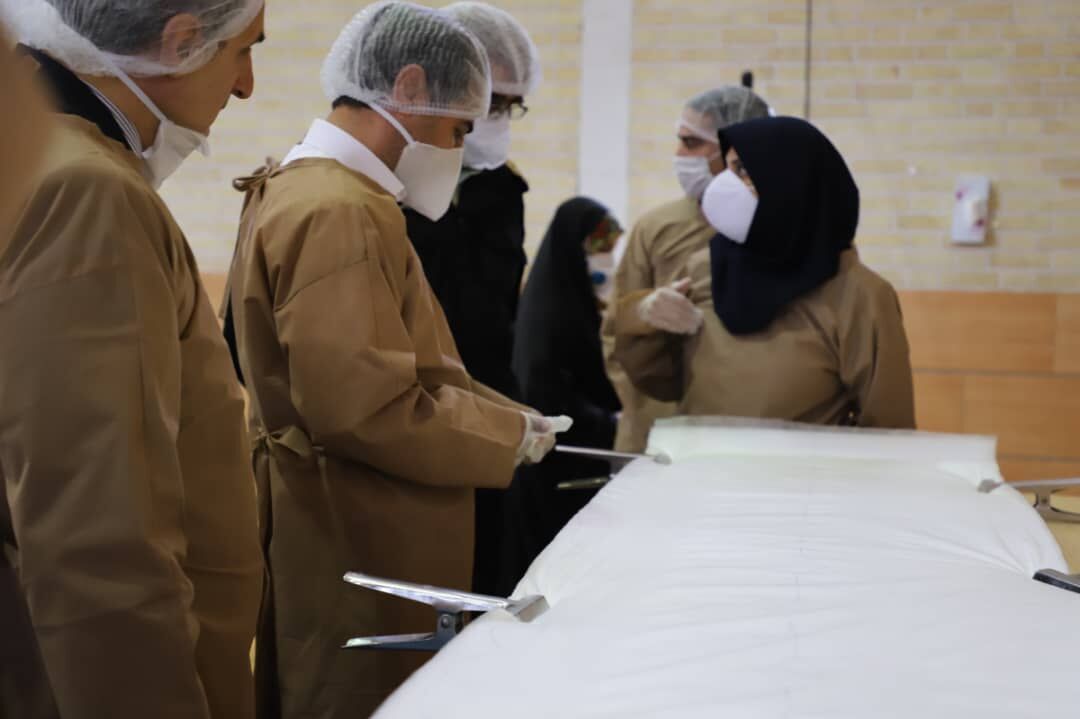 تولید روزانه ۲۵ هزار ماسک توسط افراد داوطلب در شیراز