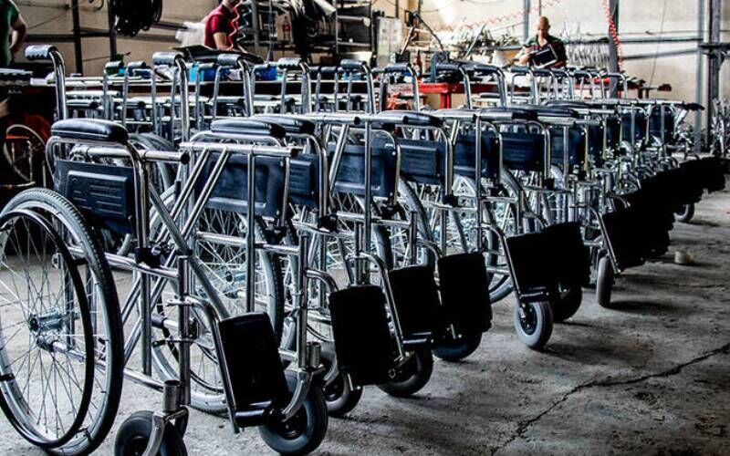 بهزیستی آستارا به 80 معلول لوازم توانبخشی داد