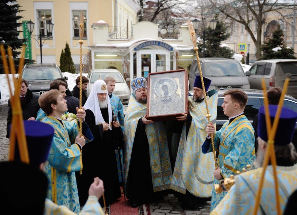شمایل گردانی رهبر کلیسای ارتدکس روسیه در مسکو برای مقابله با کرونا