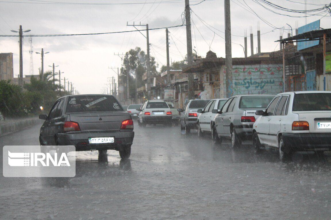 رگبار باران برخی شهرهای منطقه سیستان را فرا گرفت رگبار باران برخی شهرهای منطقه سیستان را فرا گرفت