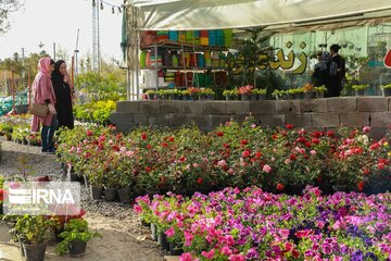 Iran's Isfahan Flower and Plant Market in the time of Coronavirus