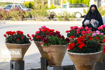 Iran's Isfahan Flower and Plant Market in the time of Coronavirus