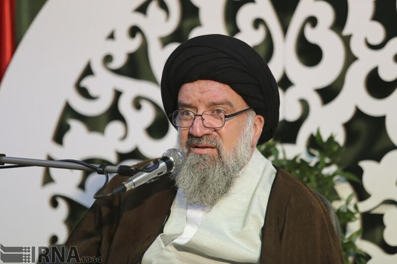 امام جمعه موقت تهران: امام خمینی(ره) مردم سالاری دینی را احیا کرد