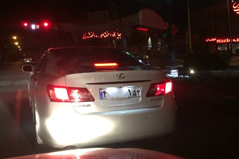 6 ماه توقیف خودرو در انتظار راننده‌ای که پلاک خود را پوشانده بود
