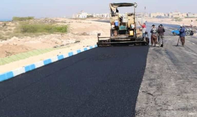 روکش محور ارتباطی دهدشت - سوق آغاز شد