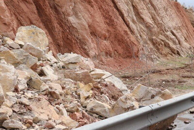ریزش تونل پاتاوه - دهدشت زمان بهره برداری آن را به تاخیر نمی اندازد