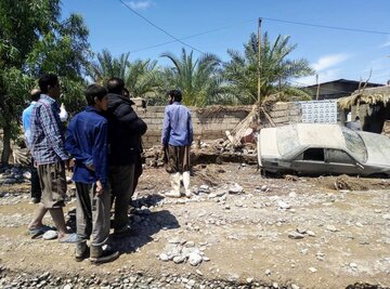 برق روستاهای سیلزده شهداد به طور موقت وصل شد