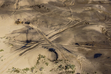 ادامه جدال بر سر مالچ‌پاشی نفتی در خوزستان