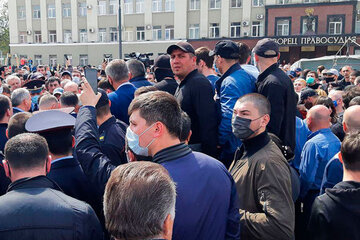 روسیه ۱۴ معترض به طرح خود انزوای خانگی را نقره داغ کرد