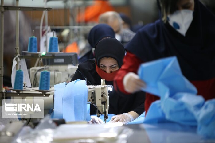 ۱۶ میلیون ماسک در کارگاههای زنان سرپرست خانوار تولید شده است ۱۶ میلیون ماسک در کارگاههای زنان سرپرست خانوار تولید شده است