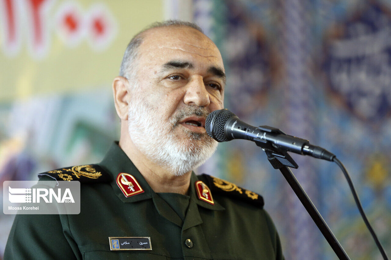 Commander lauds IRGC's joining space