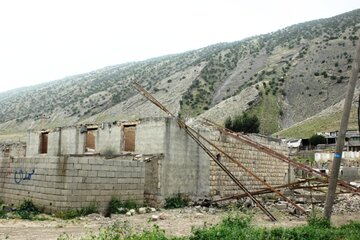 بازدید معاون عمرانی استاندار ایلام از روستای چم شیر