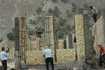 بازدید معاون عمرانی استاندار ایلام از روستای چم شیر