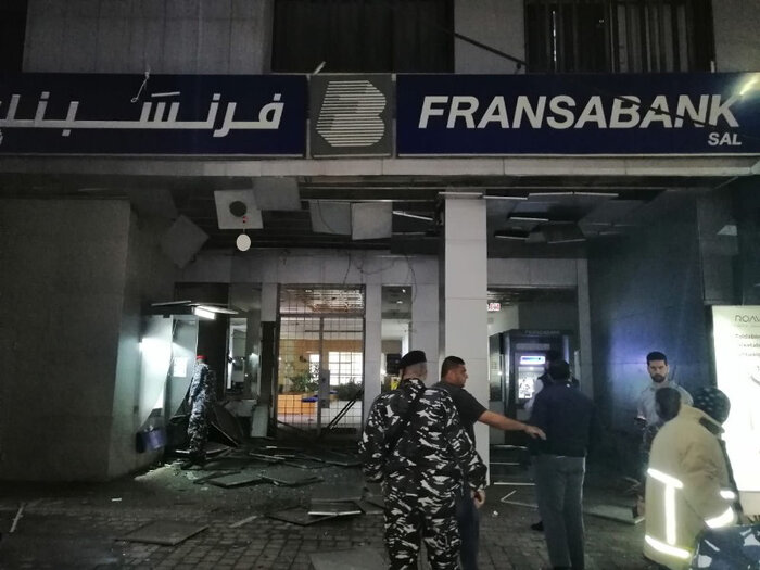 انفجار بمب مقابل یک بانک در جنوب لبنان