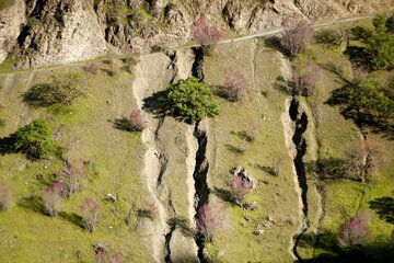 دره ارغوان در مسیر رودخانه سیروان