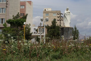 میدان مادر سمنان